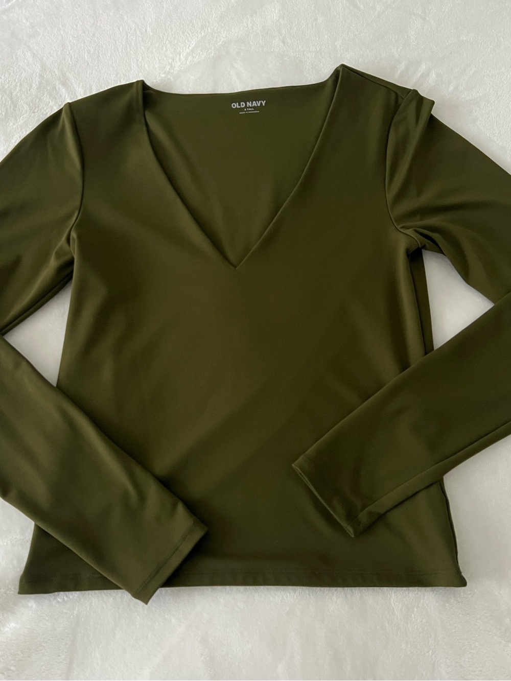 Old Navy Olive Green V-Neck Long Sleeve Top
Size S Tall